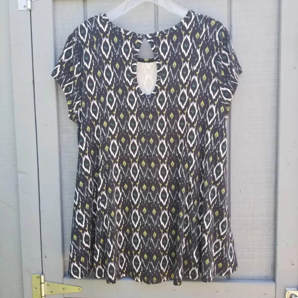 NWOT Karen Kane Ikat Print Crew-neck Cap-sleeve Hi-Lo Elliptical Top Made in USA - Picture 2 of 11